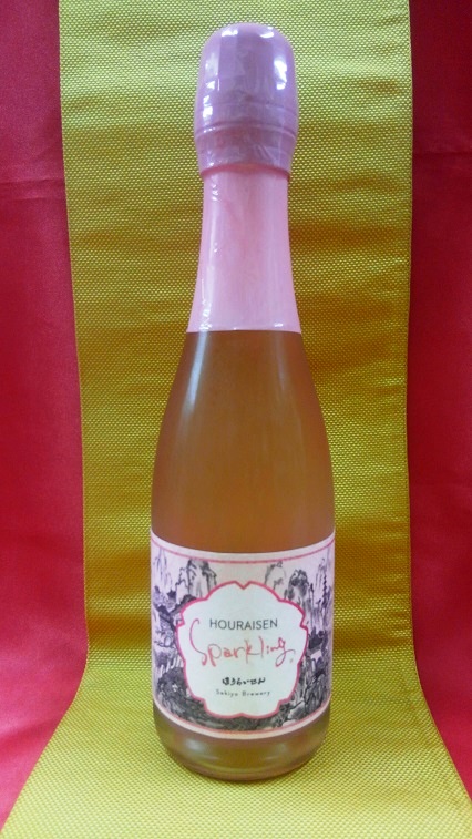 年末限定ピンク色のスパークリング日本酒 蓬莱泉 ロゼスパークリング 入荷しました 蒲郡の酒屋まん天や